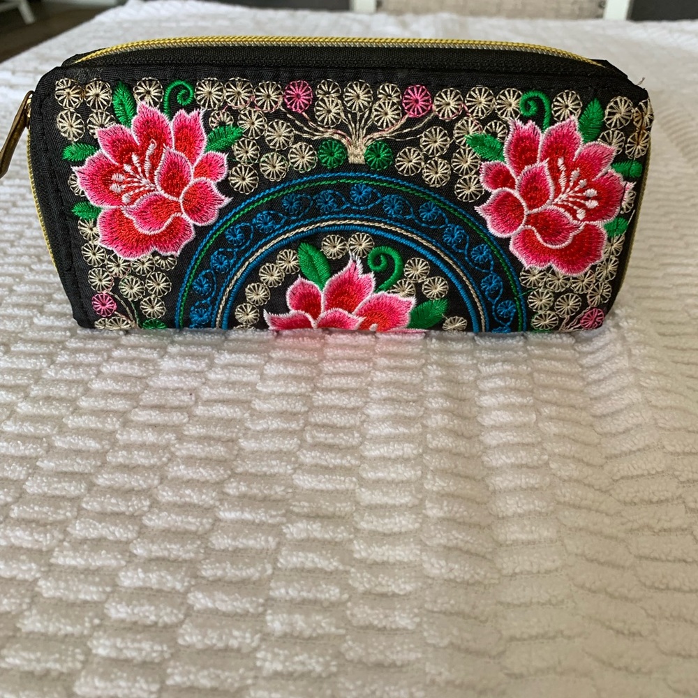 🎈Vintage 💯 Embroidery Wallet - Picture 2 of 10